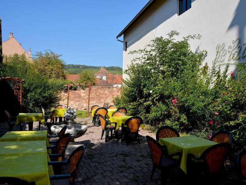 Logis Hôtel du Centre - Halte idéale en cyclotourisme avec garage à vélos clos Molsheim Esterno foto