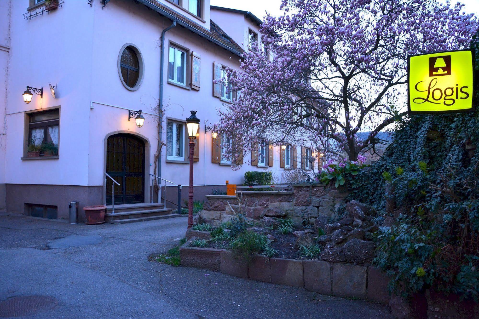 Logis Hôtel du Centre - Halte idéale en cyclotourisme avec garage à vélos clos Molsheim Esterno foto