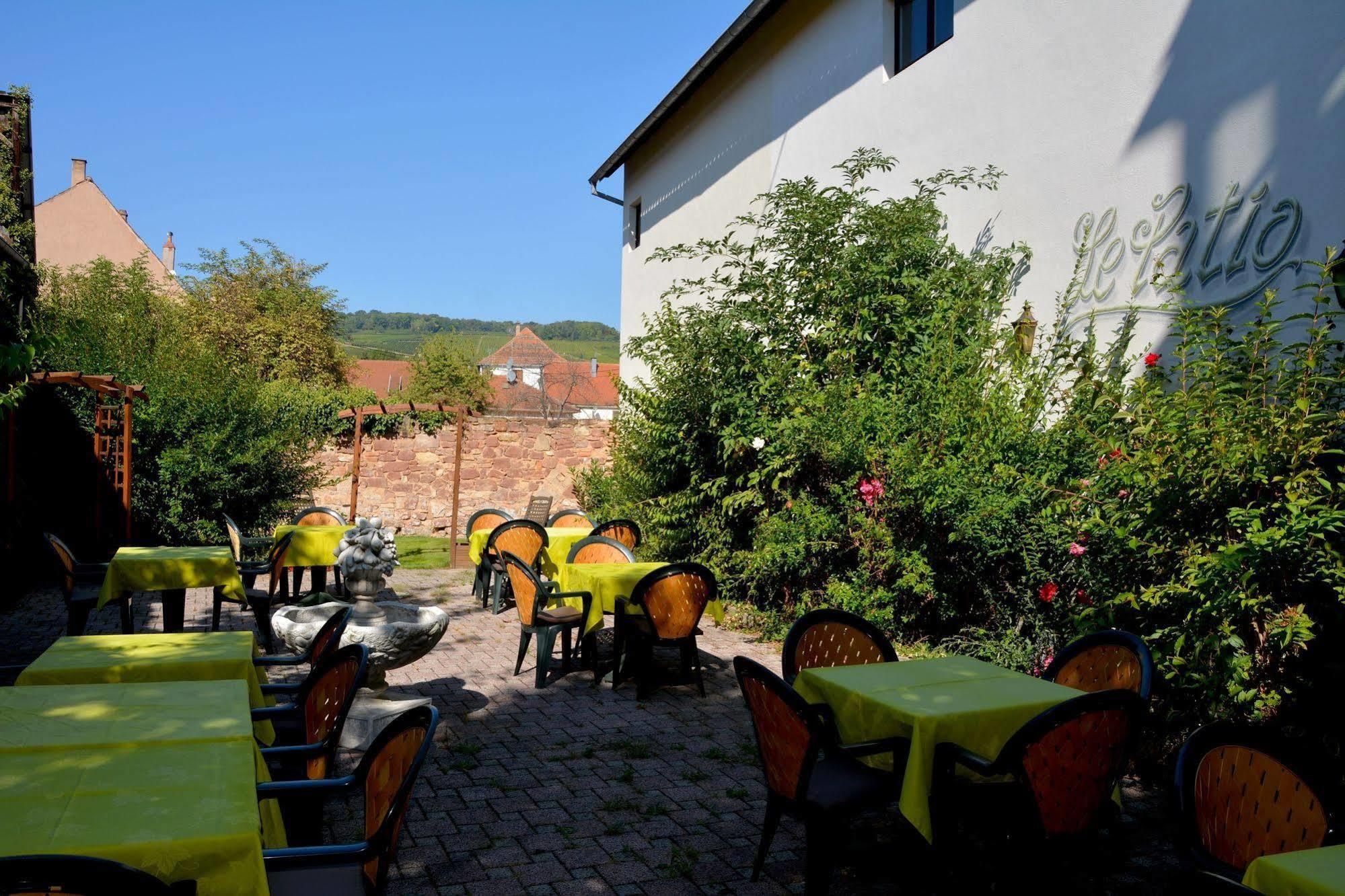 Logis Hôtel du Centre - Halte idéale en cyclotourisme avec garage à vélos clos Molsheim Esterno foto